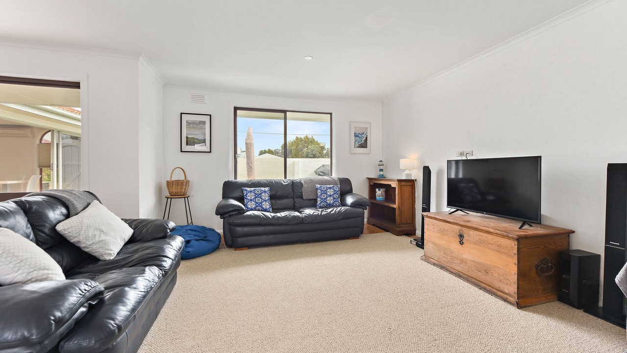 Photo of Livingroom in Low Head