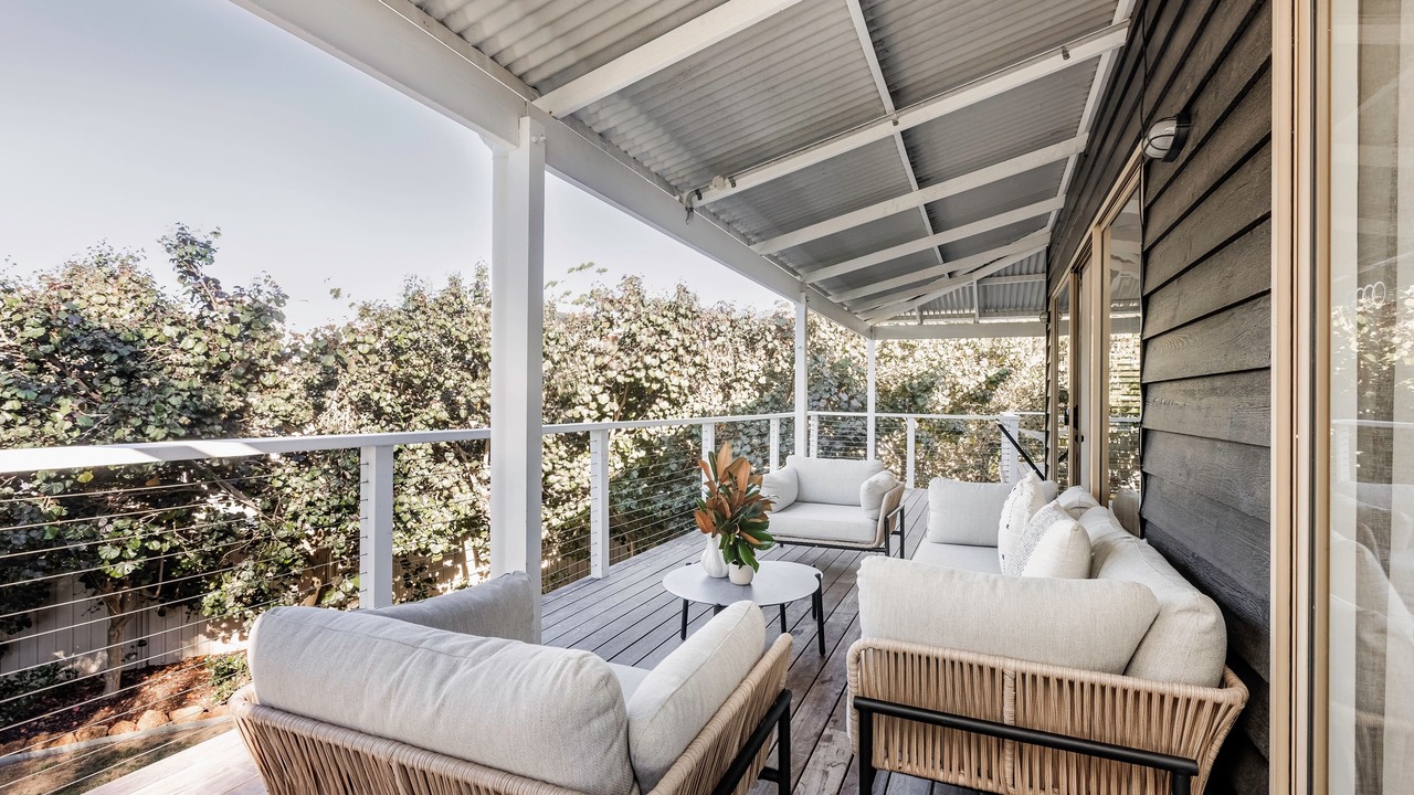 Photo of Patio Balcony in Eagle Bay