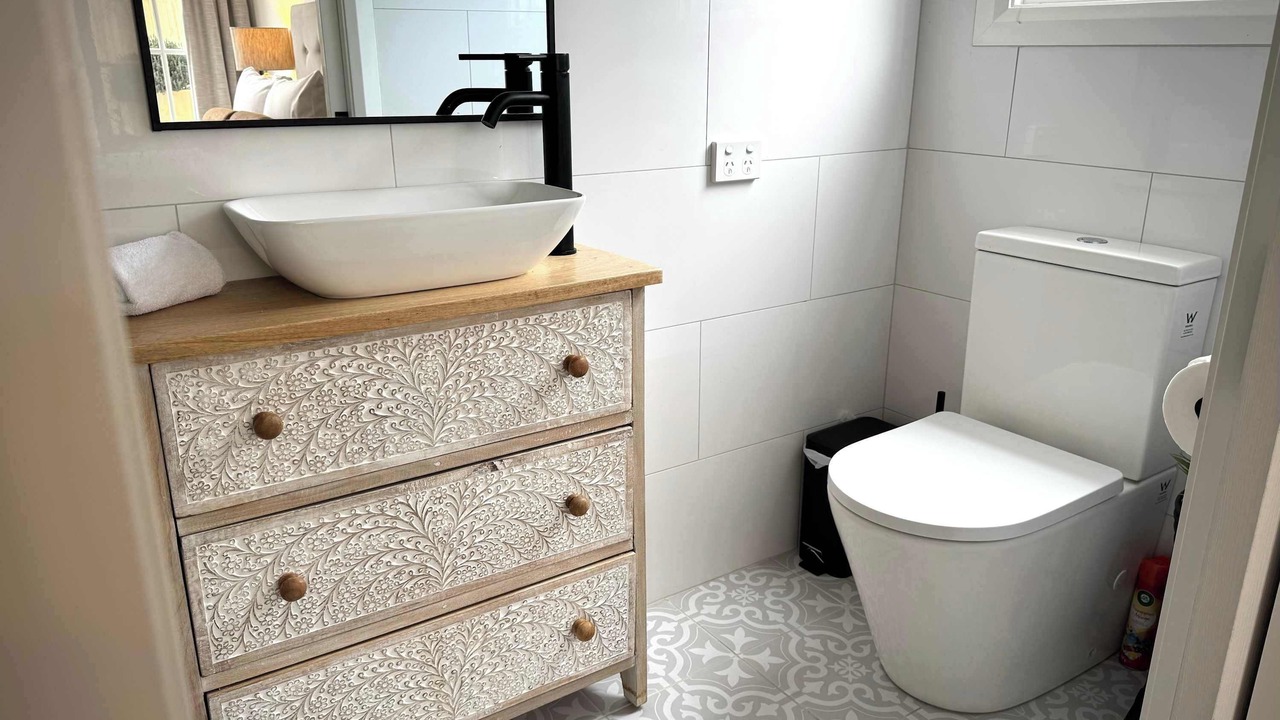 Photo of Bathroom in Orange East