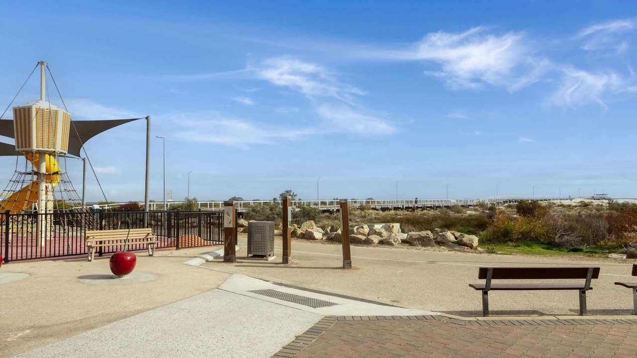 Photo of Others in Largs Bay