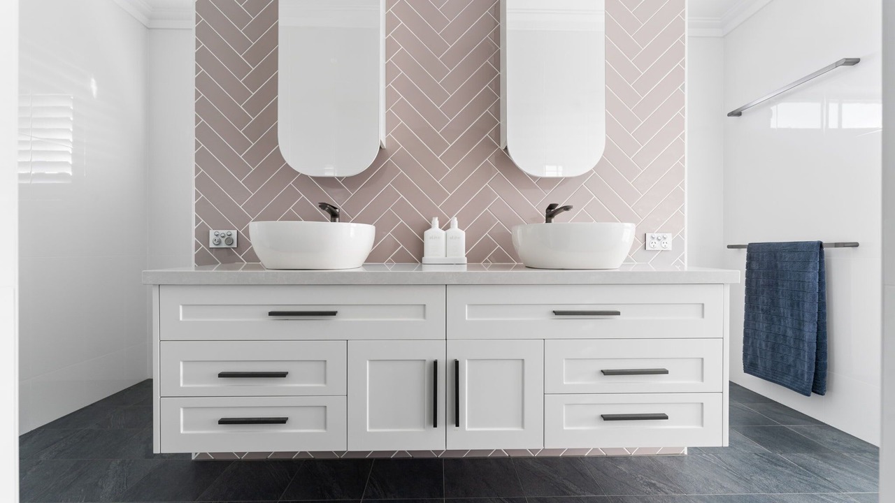 Photo of Bathroom in Laffing Waters