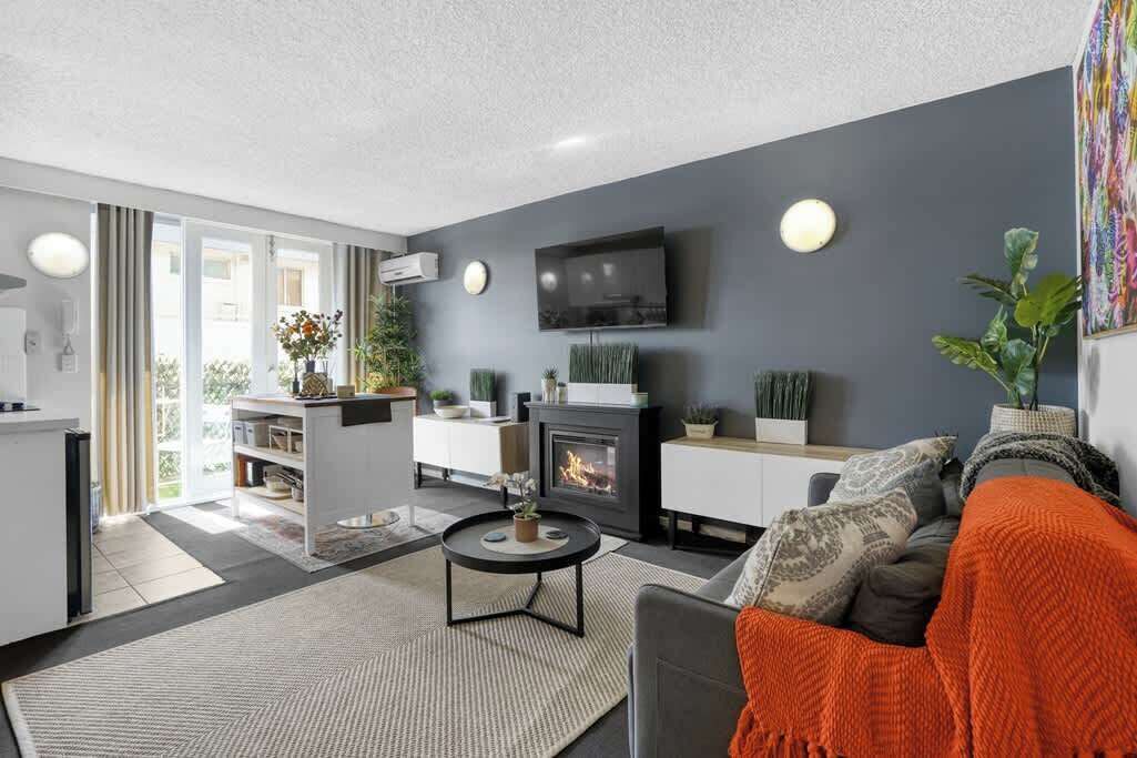 Photo of Livingroom in St Kilda West