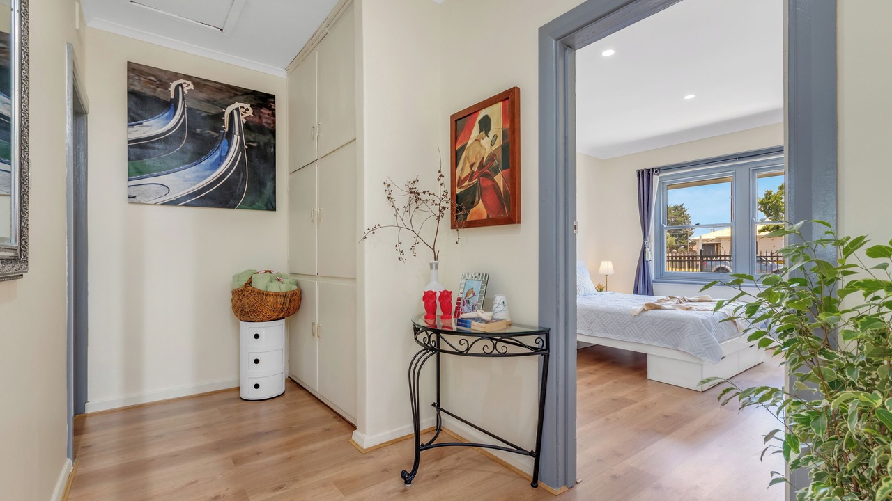 Photo of Bedroom in Woodville Gardens