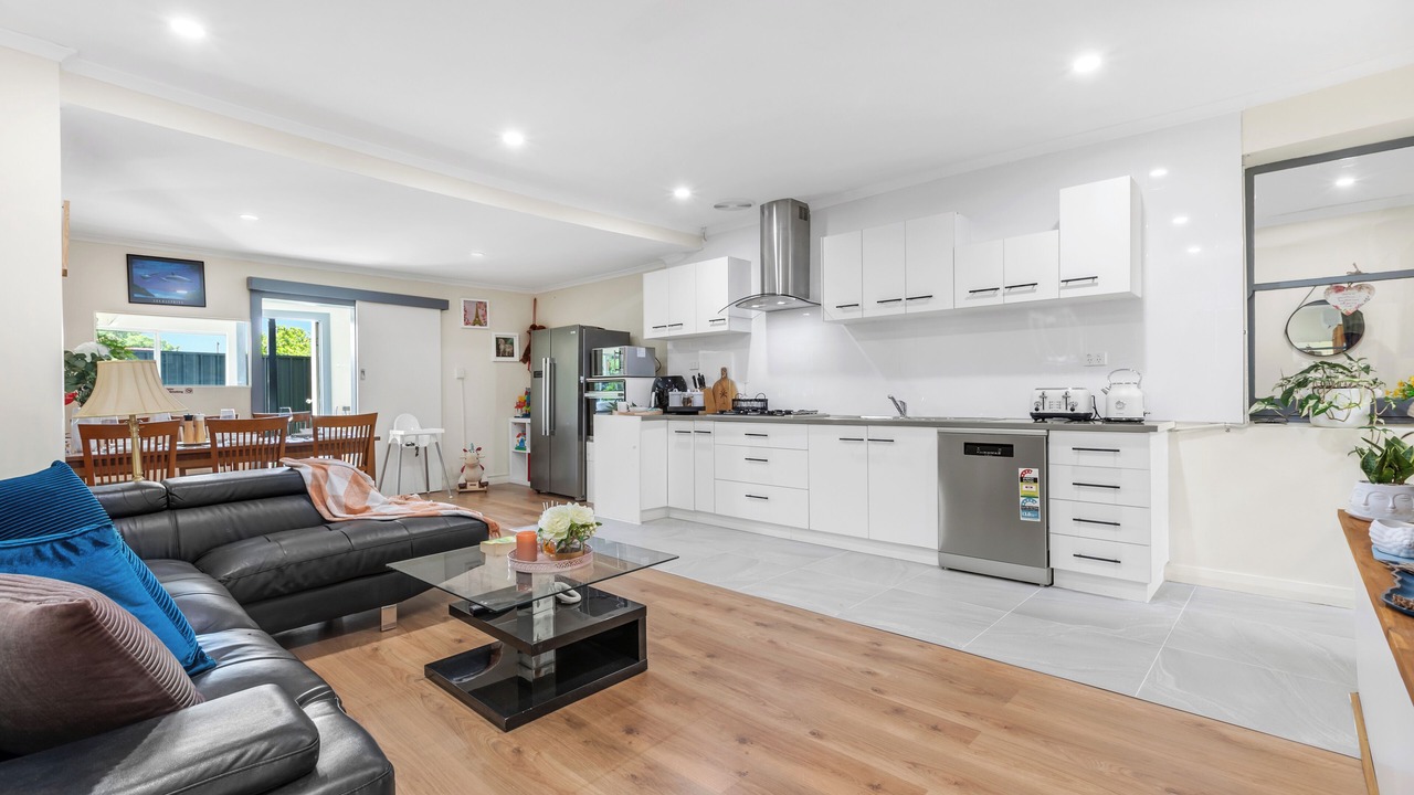 Photo of Livingroom in Woodville Gardens