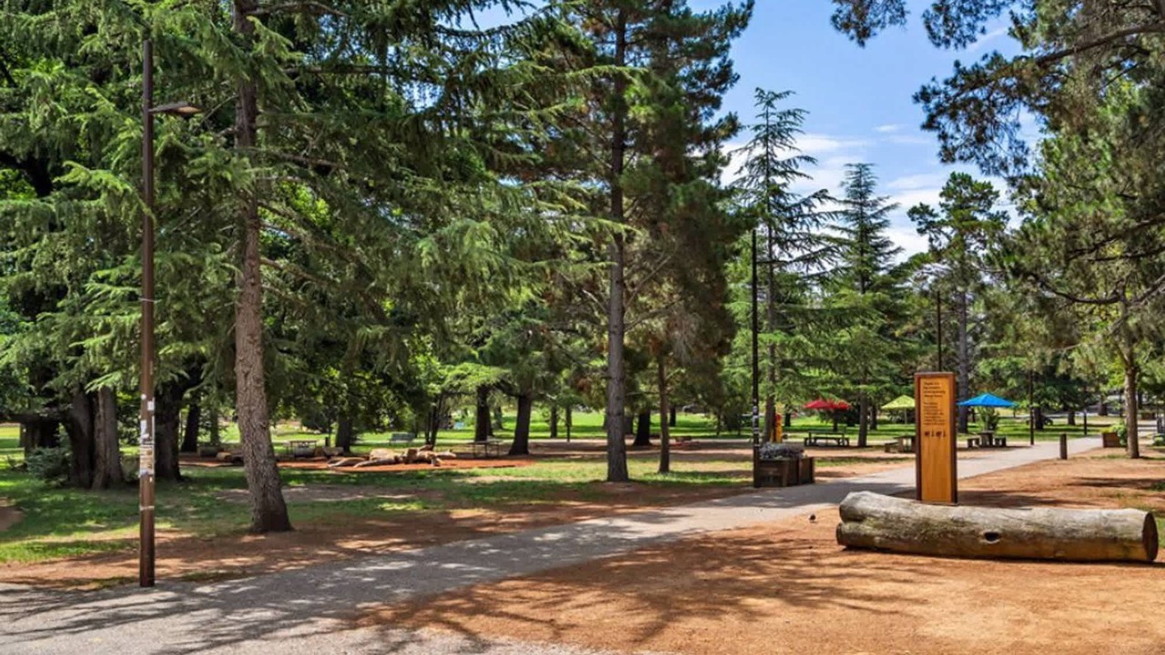 Photo of Outdoor in Lyneham