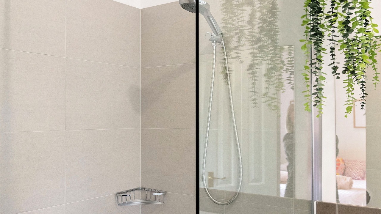 Photo of Bathroom in Middleton Beach