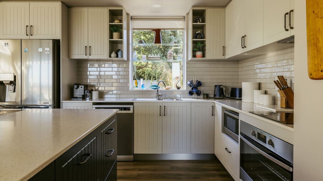 Photo of Kitchen in Squeaking Point