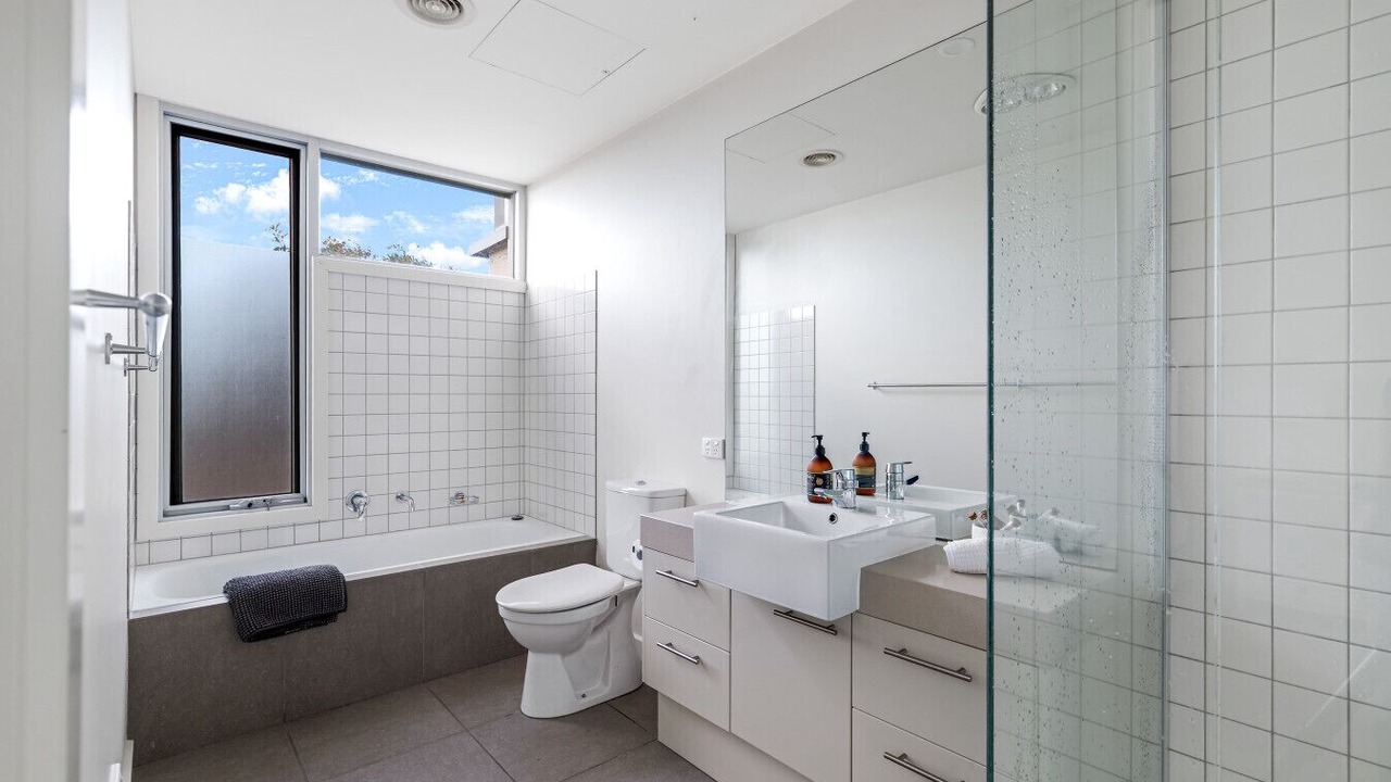Photo of Bathroom in Lorne
