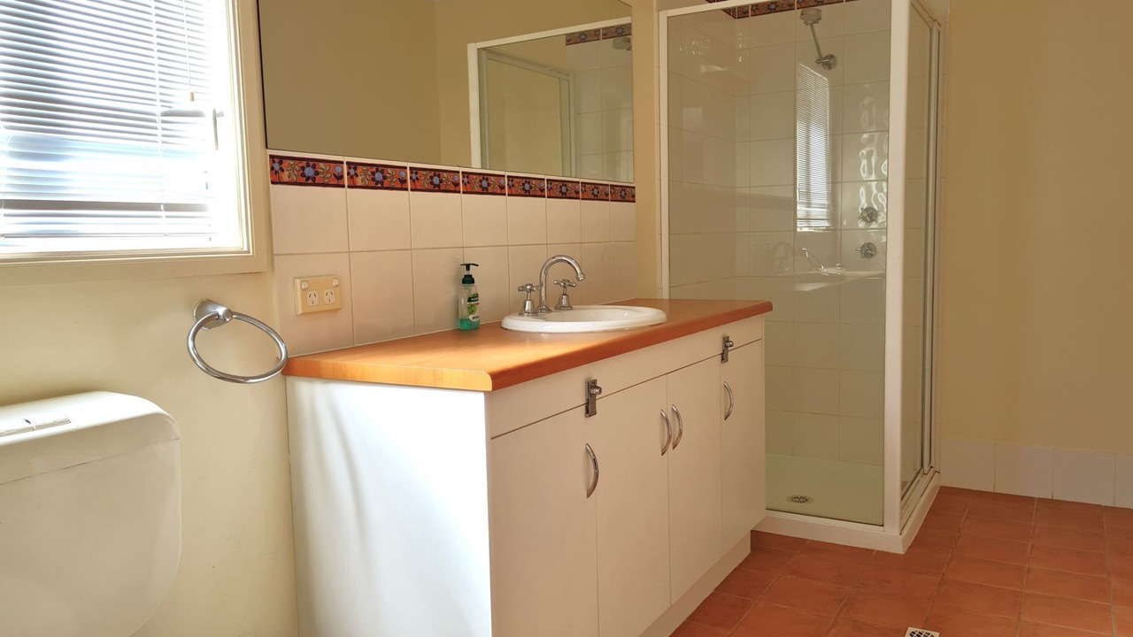 Photo of Bathroom in Minlacowie