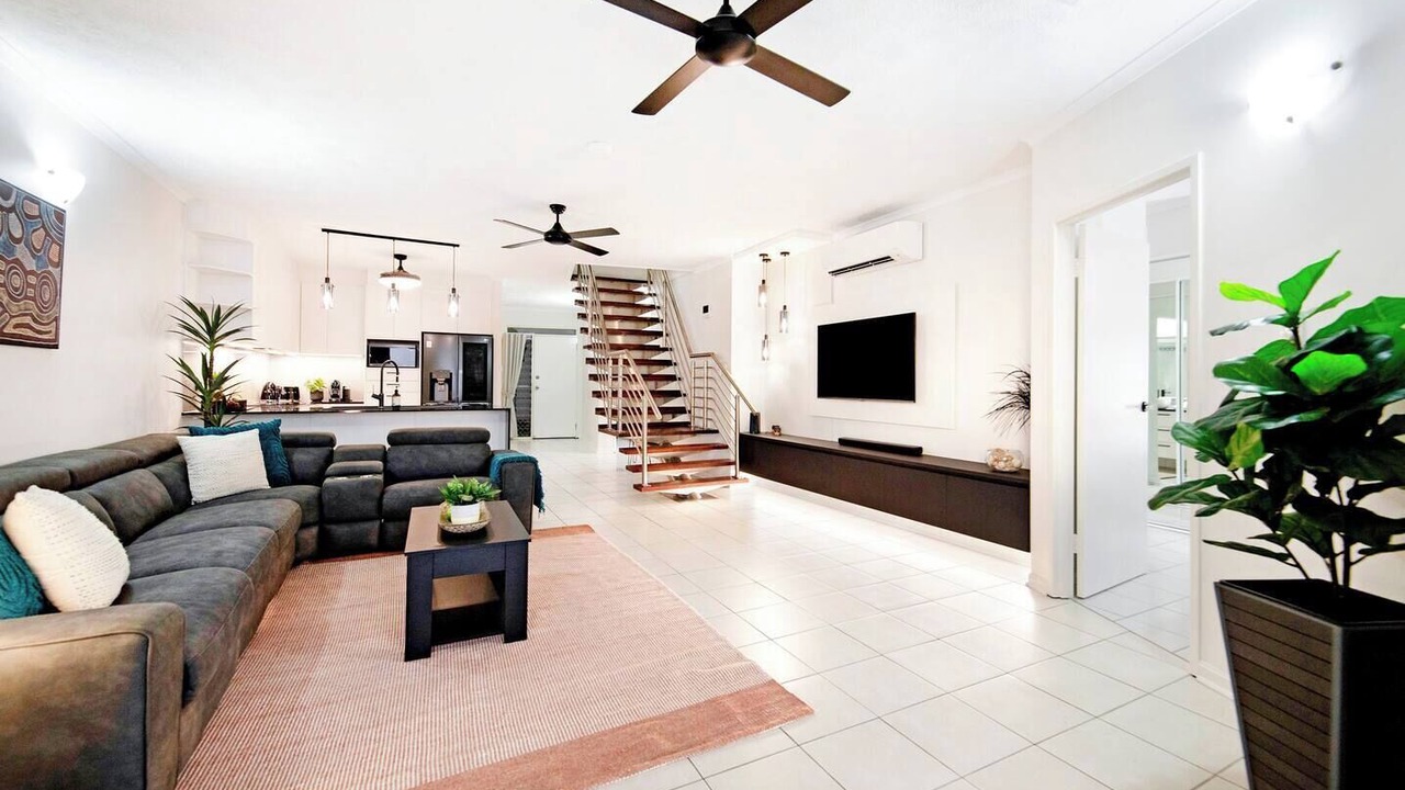 Photo of Livingroom in Cullen Bay