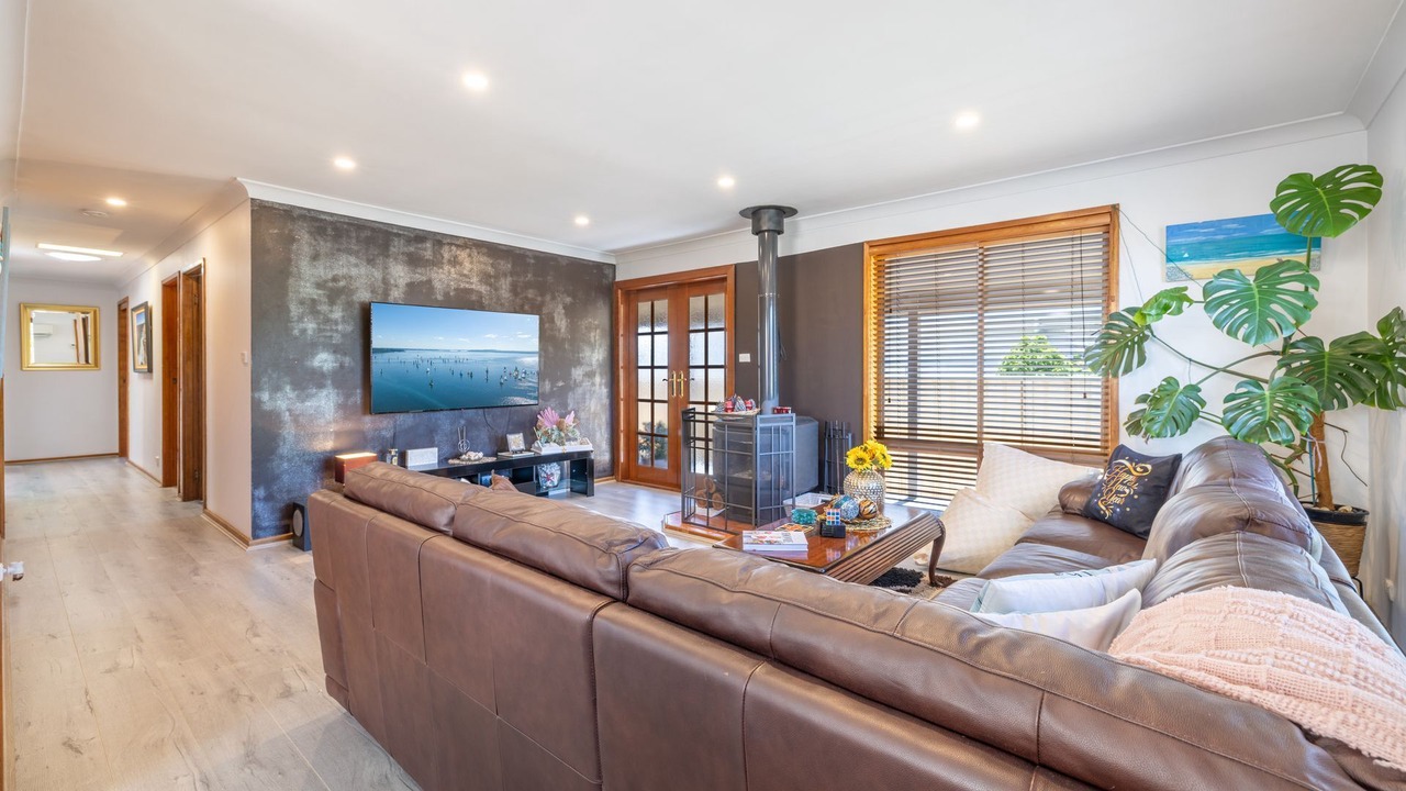 Photo of Livingroom in Salamander Bay