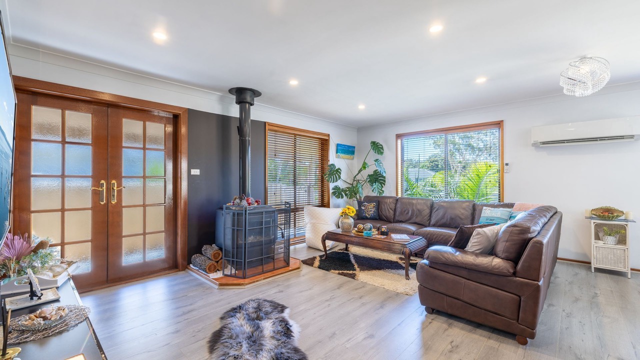 Photo of Livingroom in Salamander Bay