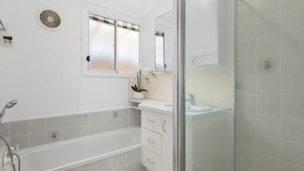 Photo of Bathroom in Indented Head