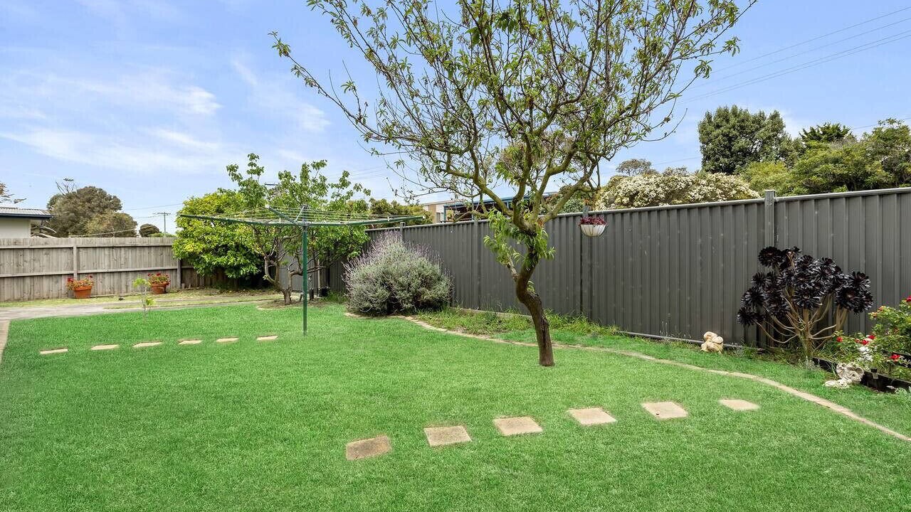 Photo of Outdoor in Indented Head