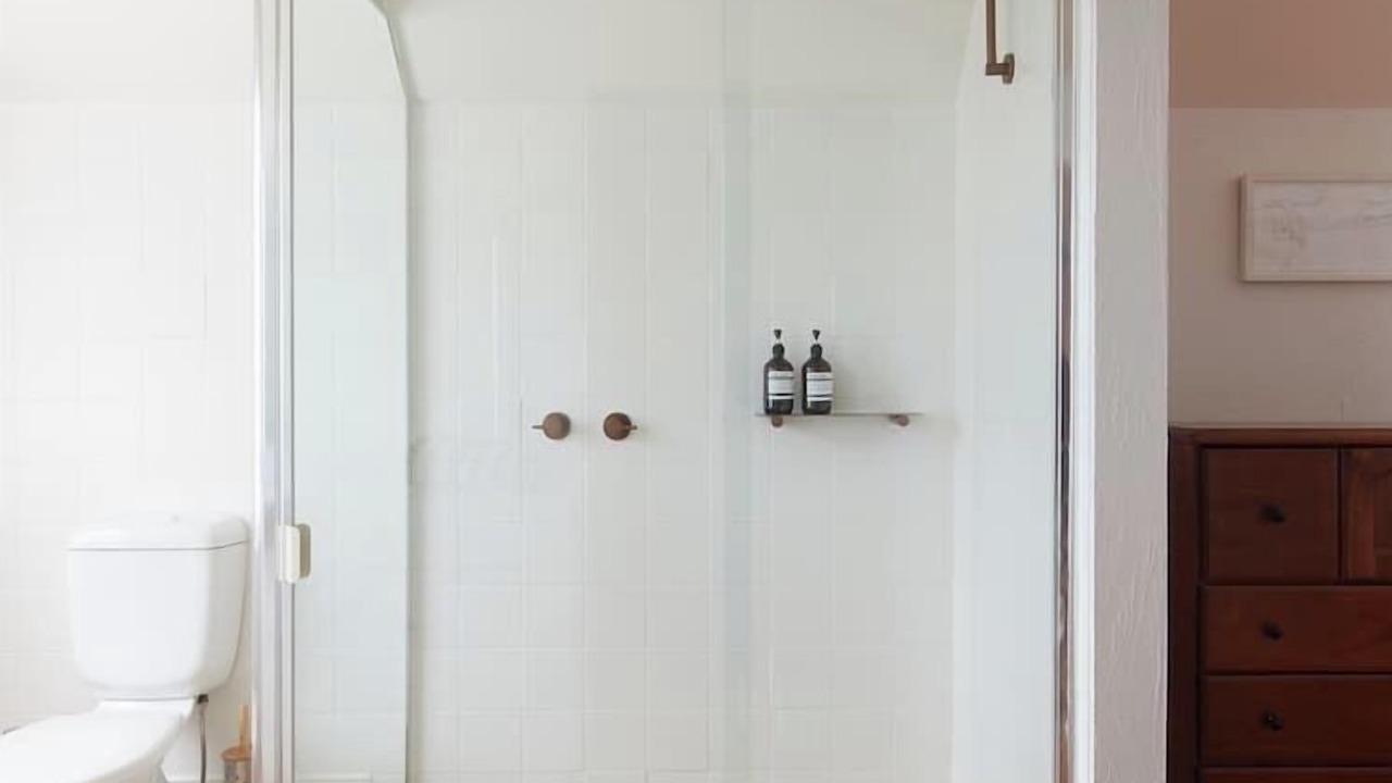 Photo of Bathroom in Lorne
