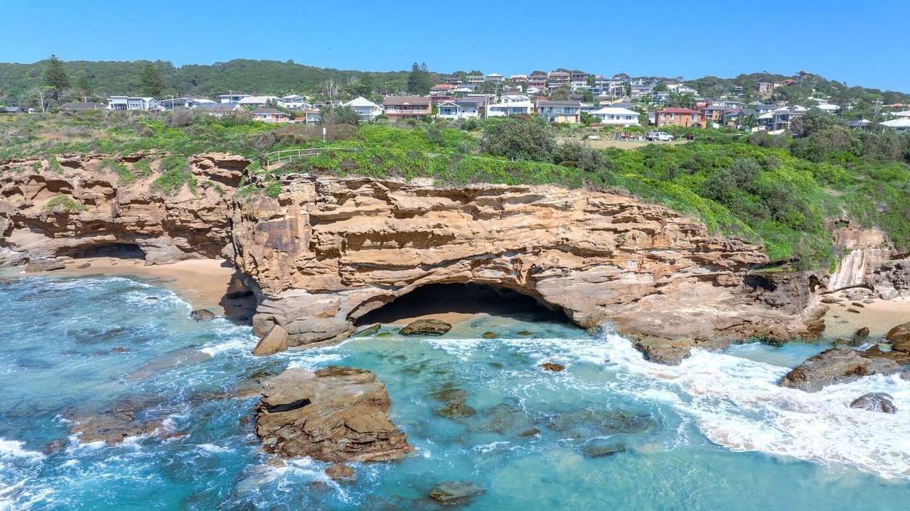 Photo of Others in Caves Beach