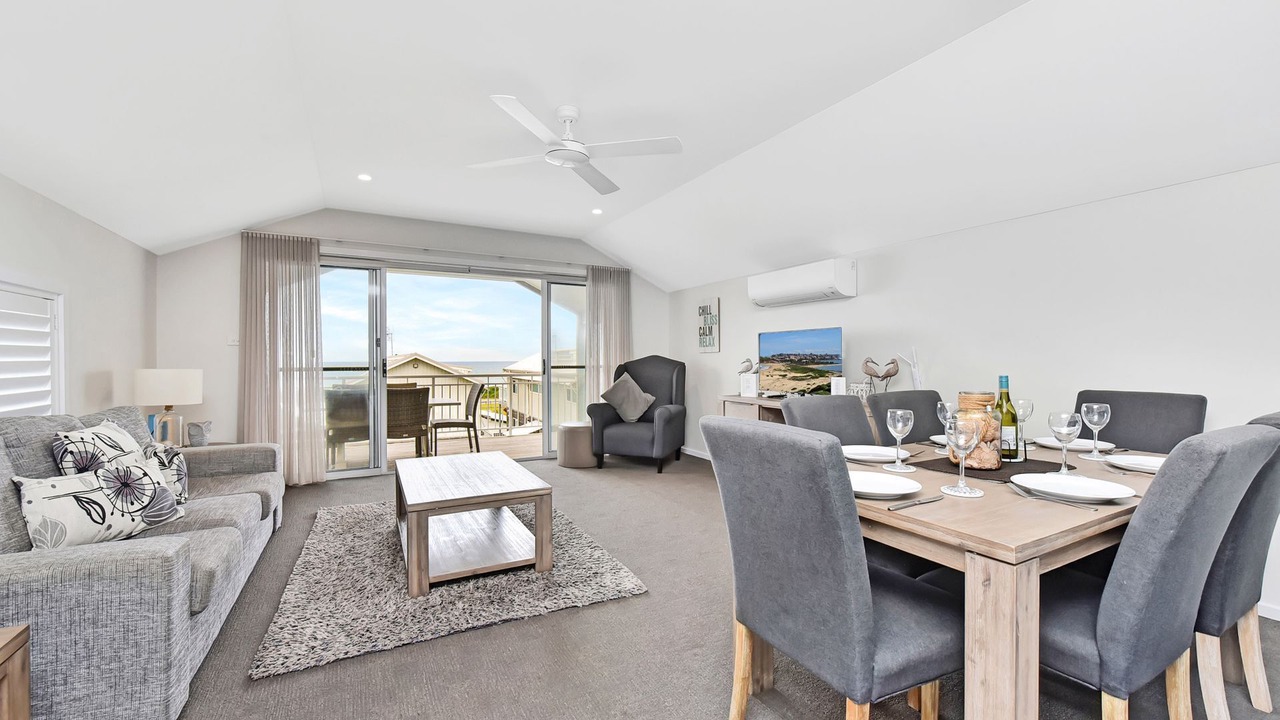 Photo of Livingroom in Caves Beach
