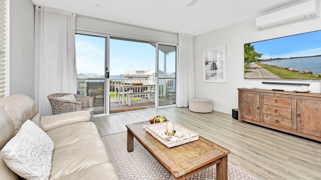 Photo of Livingroom in Caves Beach