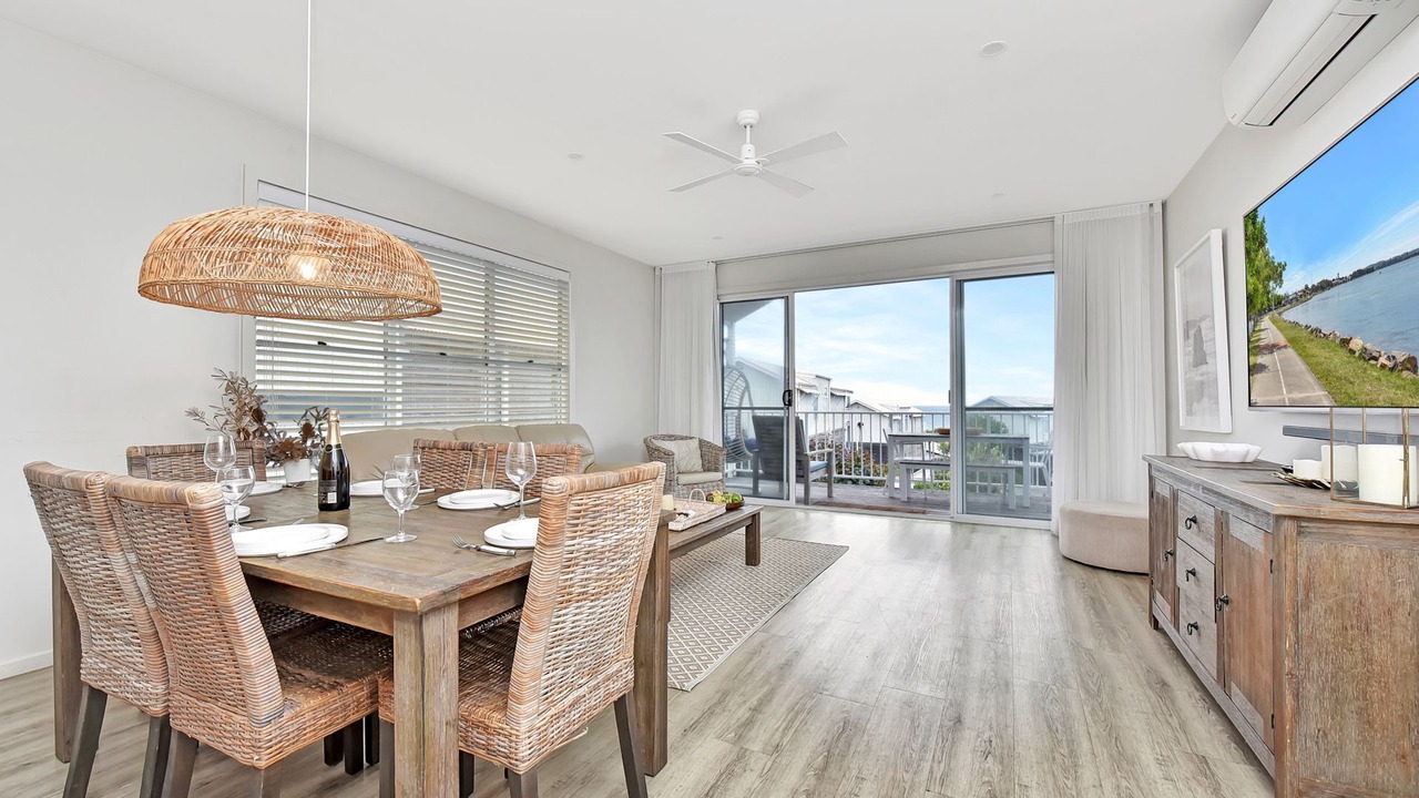 Photo of Livingroom in Caves Beach