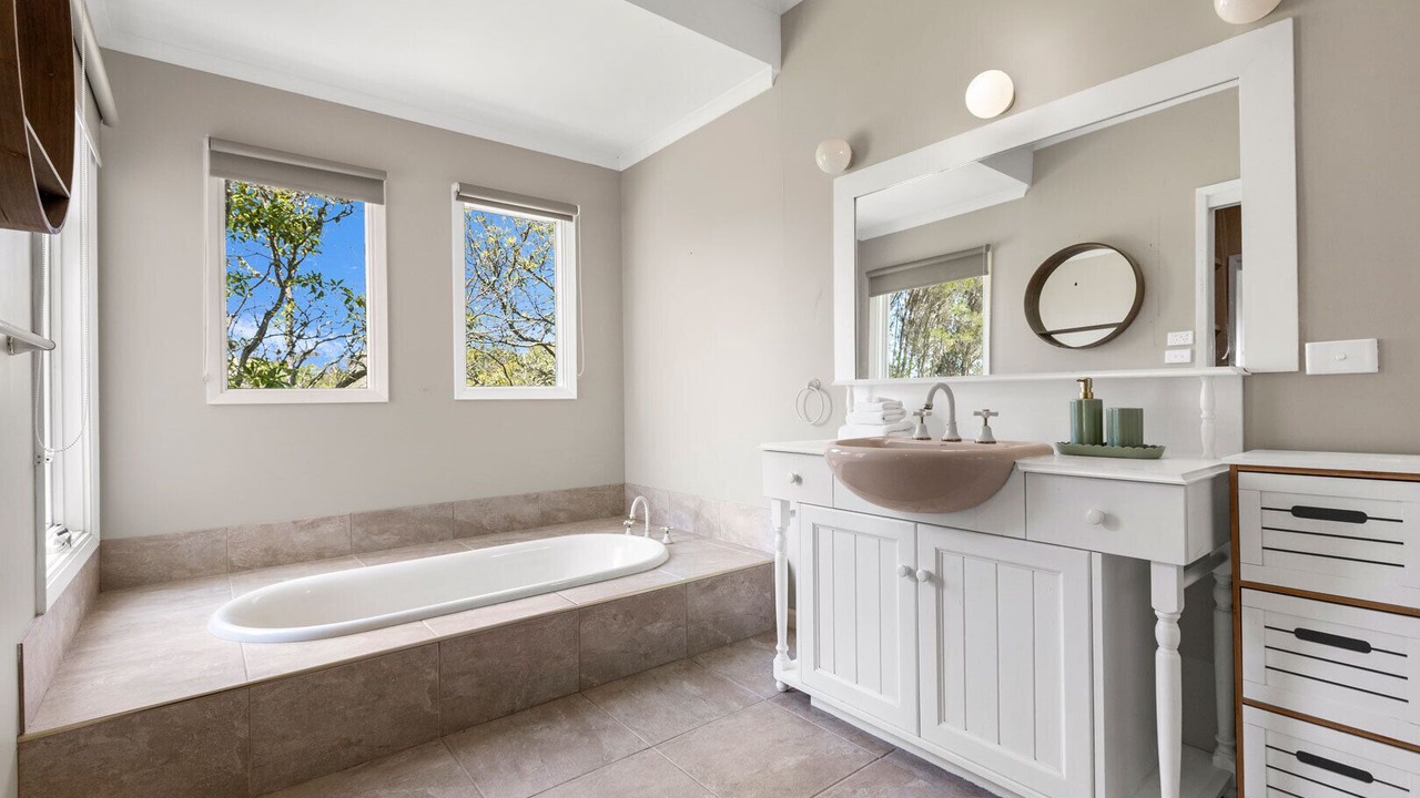 Photo of Bathroom in Eagle Point