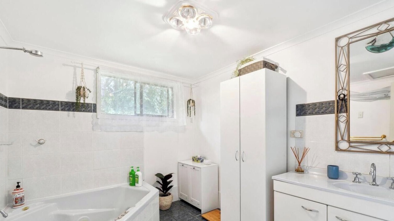 Photo of Bathroom in Lawson