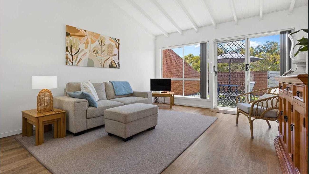 Photo of Livingroom in Shearwater