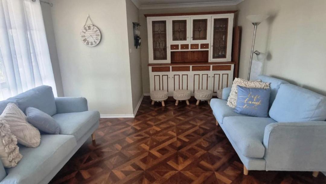 Photo of Livingroom in North Arm Cove