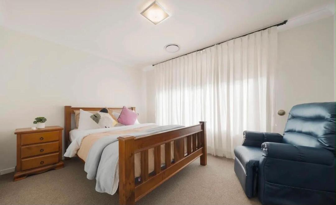 Photo of Bedroom in Catherine Field