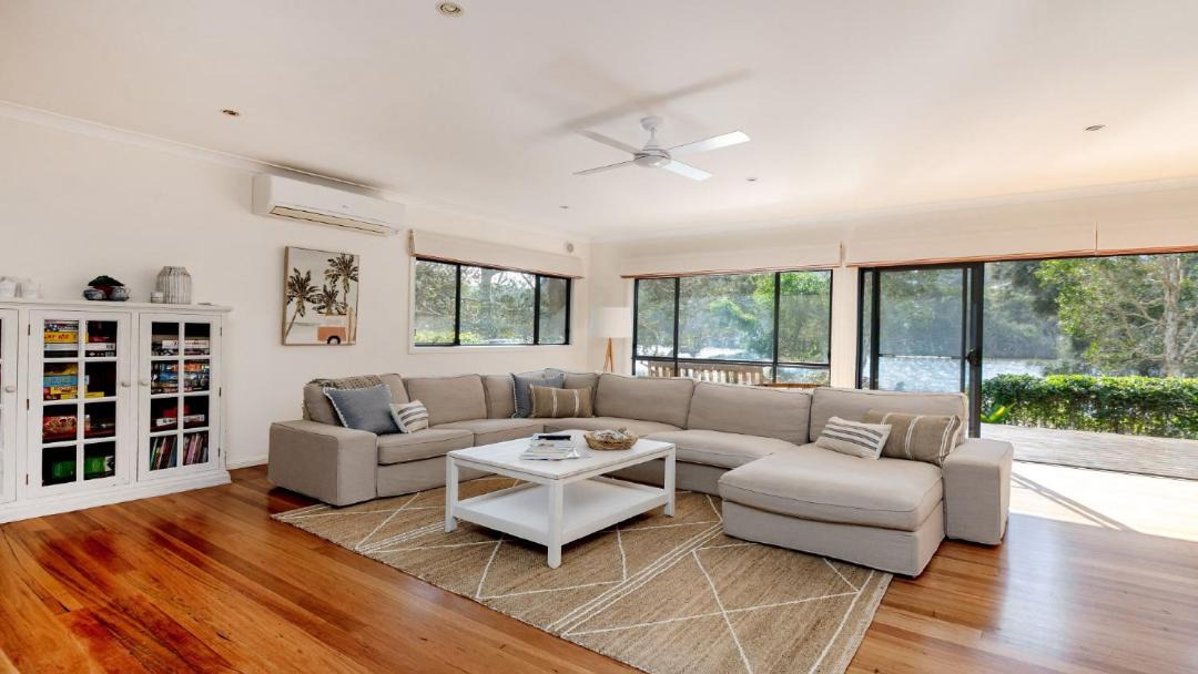 Photo of Livingroom in Macmasters Beach