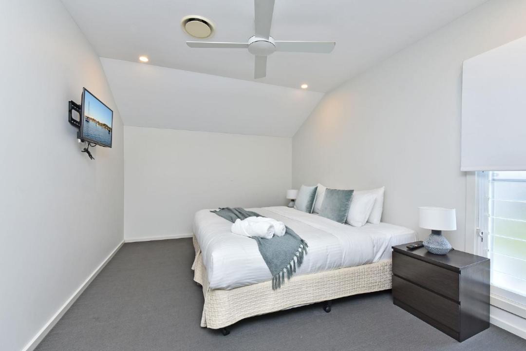 Photo of Others in Caves Beach