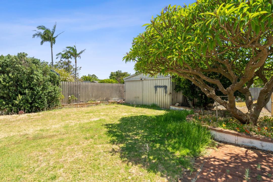 Photo of Others in Kelmscott