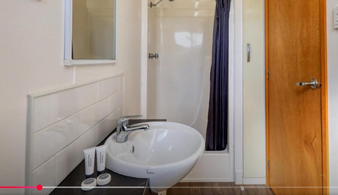 Photo of Bathroom in Ravenswood