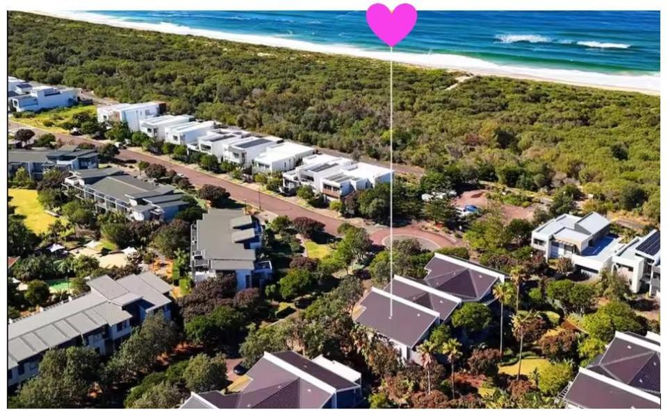 Photo of Others in Magenta Shores