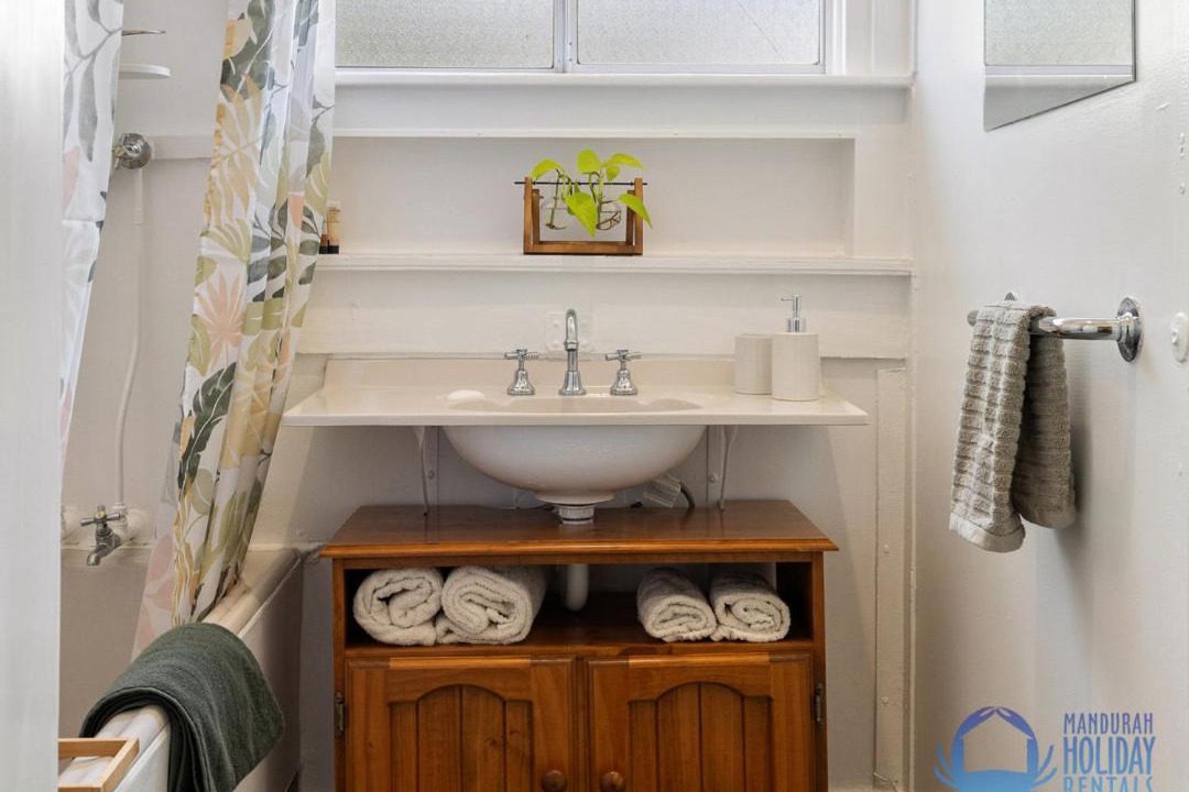 Photo of Bathroom in Dudley Park