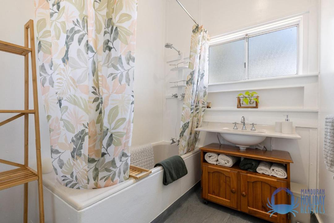 Photo of Bathroom in Dudley Park