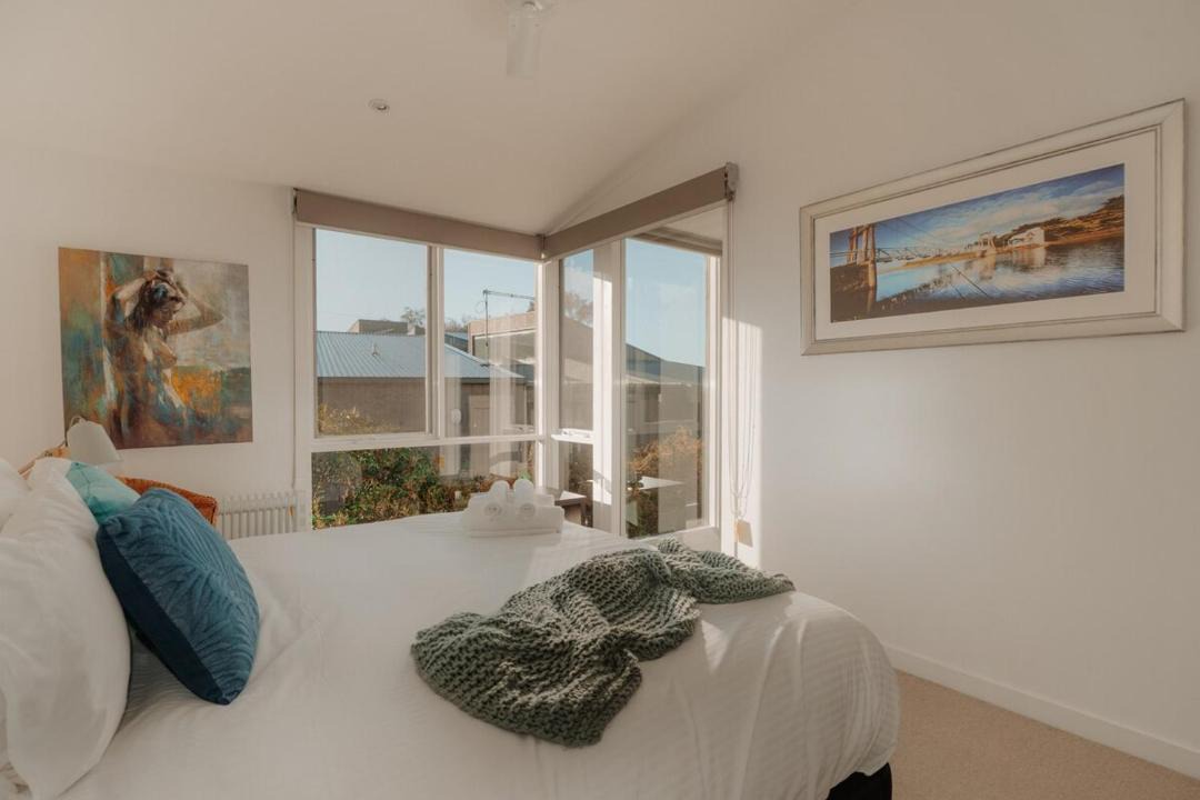 Photo of Others in Lorne