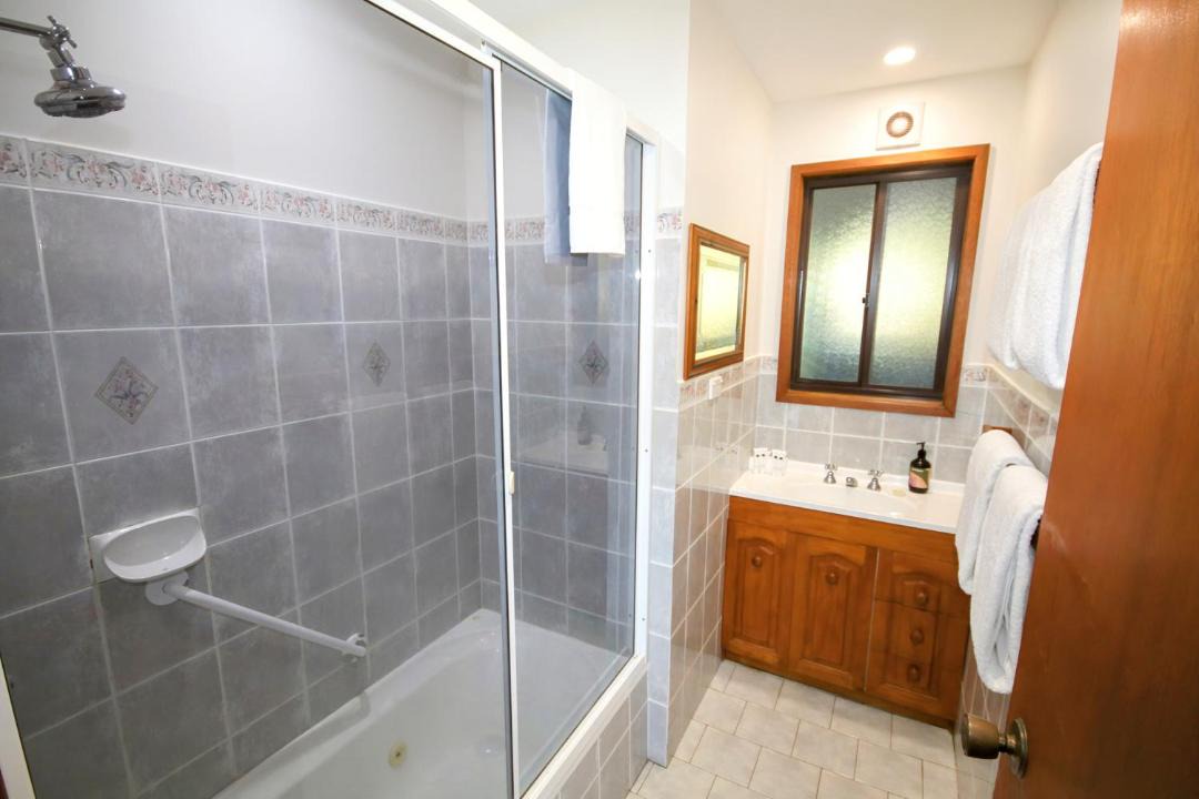 Photo of Bathroom in Possum Brush