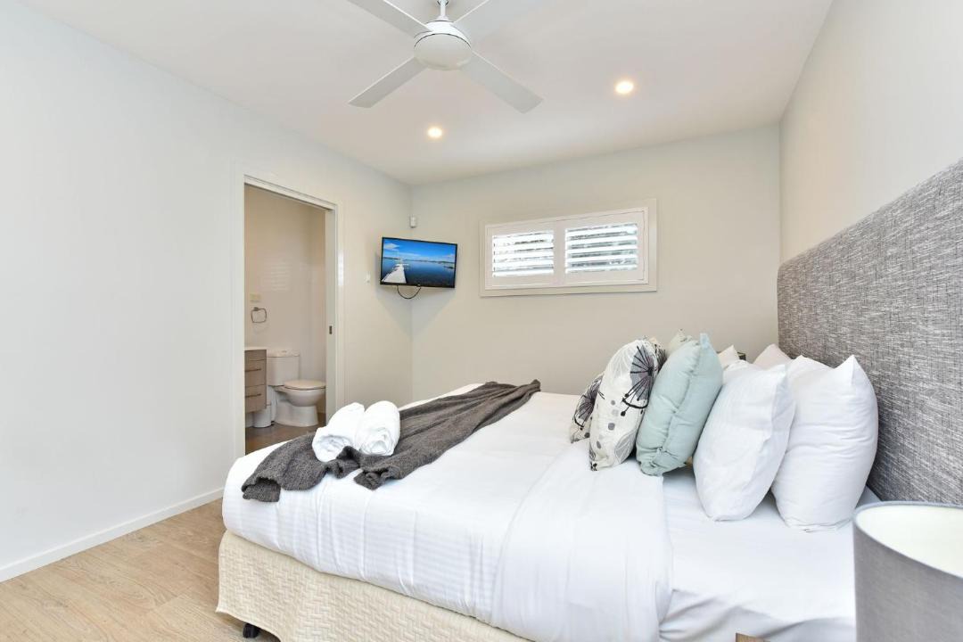 Photo of Others in Caves Beach