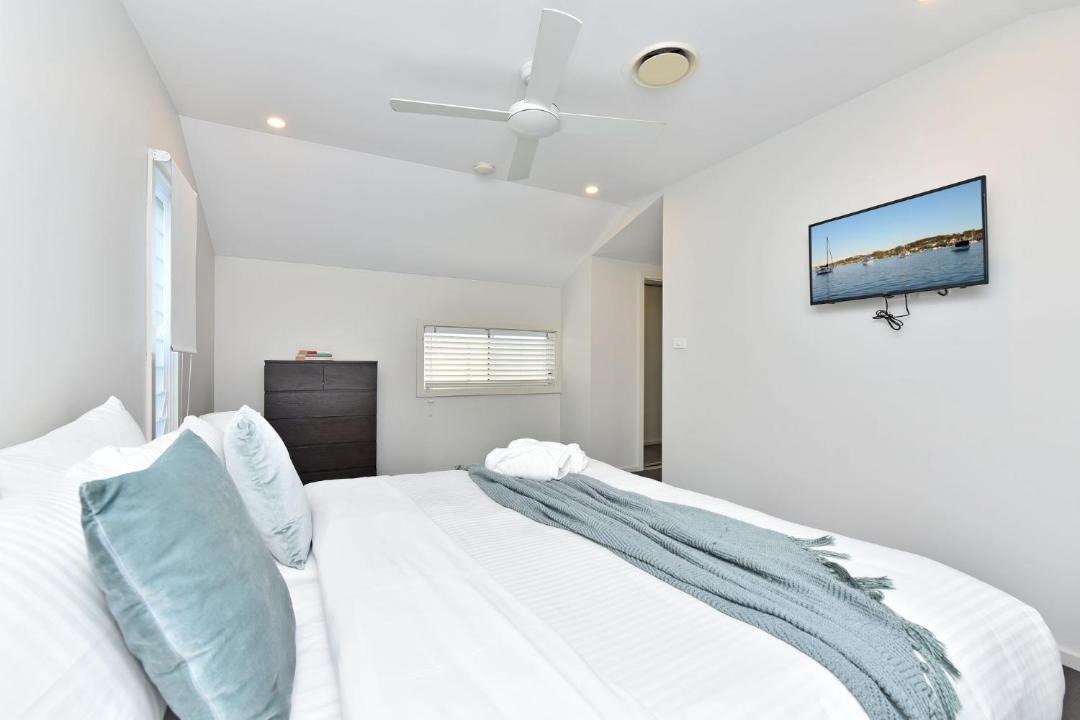 Photo of Others in Caves Beach