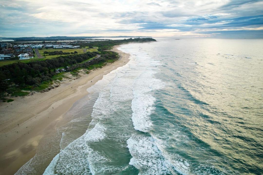 Photo of Others in Caves Beach