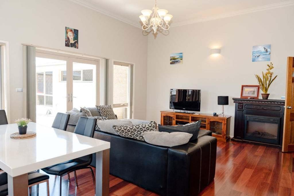 Photo of Others in Port Campbell