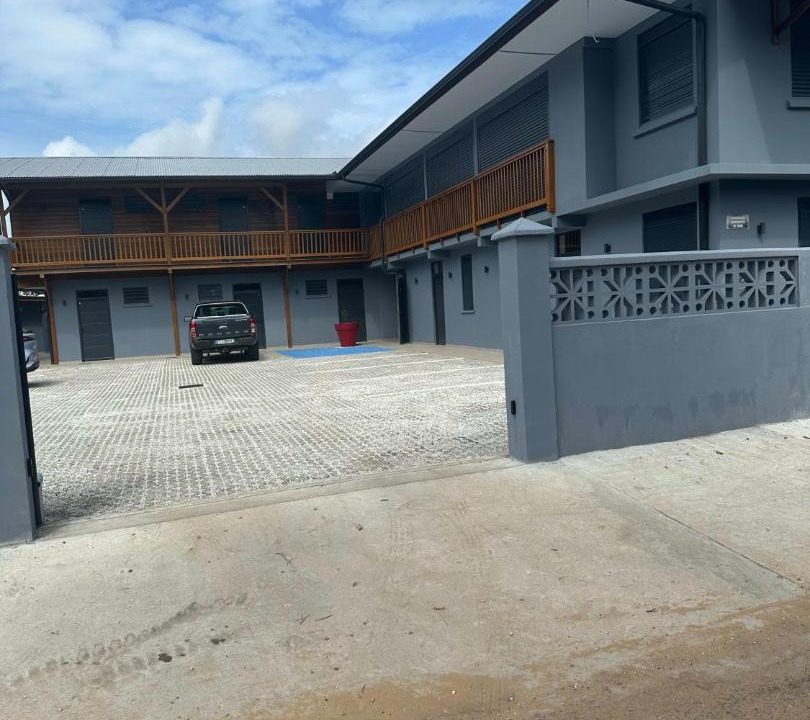 Photo of Others in Cayenne