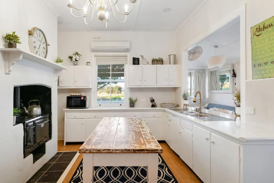 Photo of Kitchen in Broke