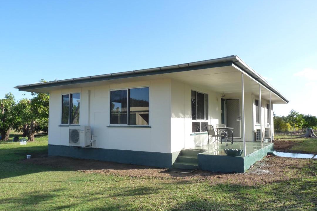 Photo of Buildings in Guthalungra