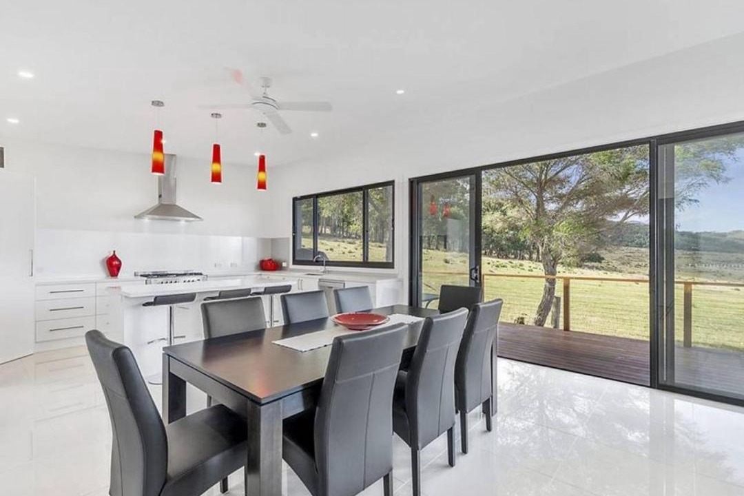 Photo of Livingroom in Skenes Creek