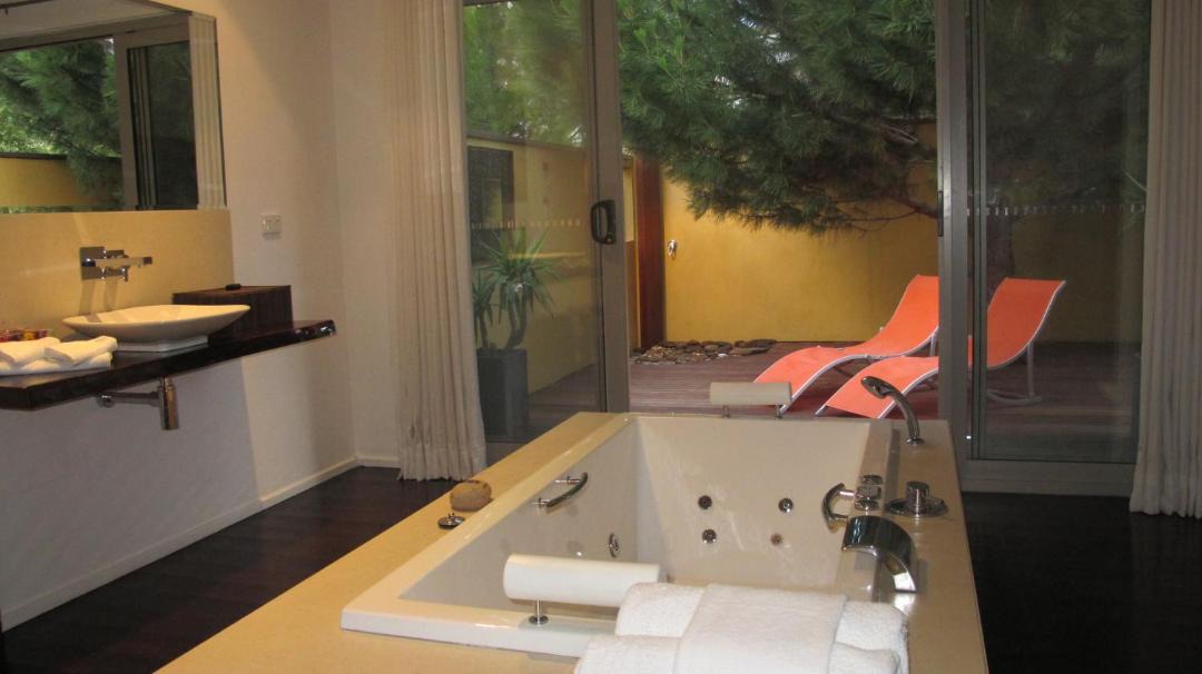 Photo of Bathroom in Shepherds Flat