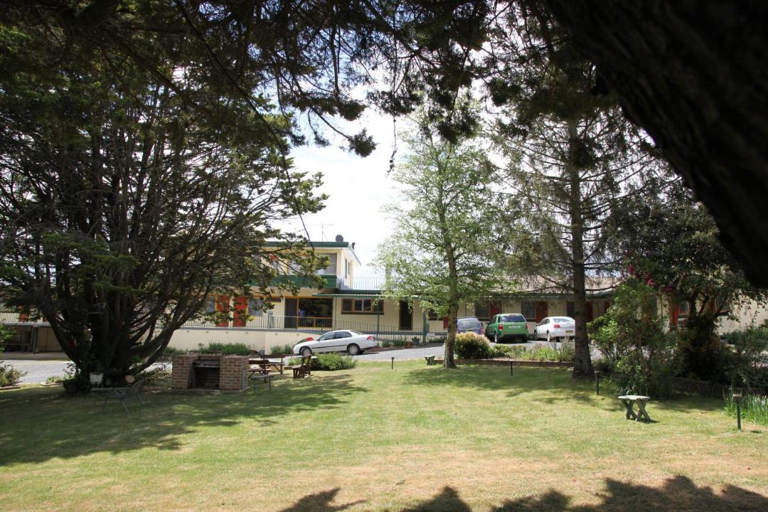 Photo of Others in Oberon