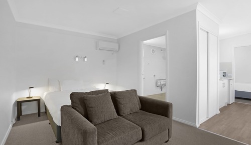 Family Studio, Accessible