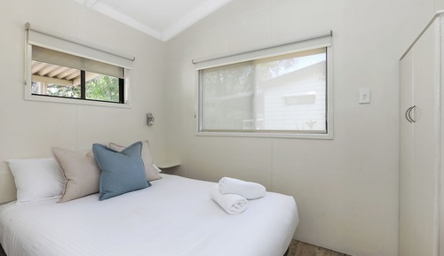 Economy Cabin - Sleeps 6 - Dog Friendly