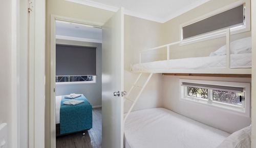 Standard Cabin - Sleeps 5